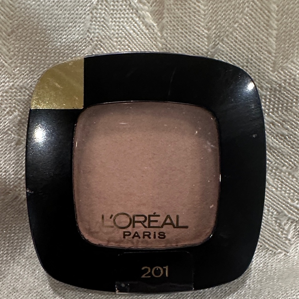 Colour Riche Monos Eye Shadow 201 Little Beige Dress - Picture 4 of 4